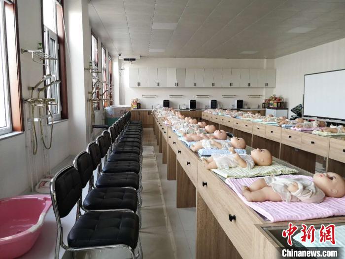 由人社部重點幫扶打造的“天鎮(zhèn)保姆”，已成為全國知名的勞務(wù)輸出品牌?！》尔惙?攝