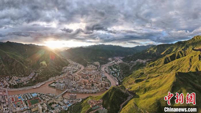 西藏昌都市3.84萬(wàn)戶(hù)、19.46萬(wàn)貧困人口全部脫貧