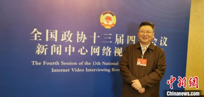 圖為全國(guó)政協(xié)委員、青海省統(tǒng)戰(zhàn)部部長(zhǎng)公保扎西。受訪者供圖