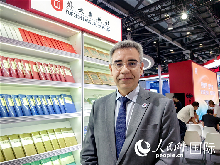 巴西東進(jìn)出版社社長高文勇接受人民網(wǎng)專訪。人民網(wǎng)記者 符園園攝