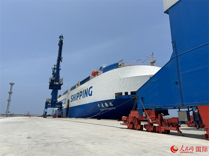 當(dāng)?shù)貢r(shí)間11月15日，?？吭阱X(qián)凱港的船只。人民網(wǎng)記者 周雨攝