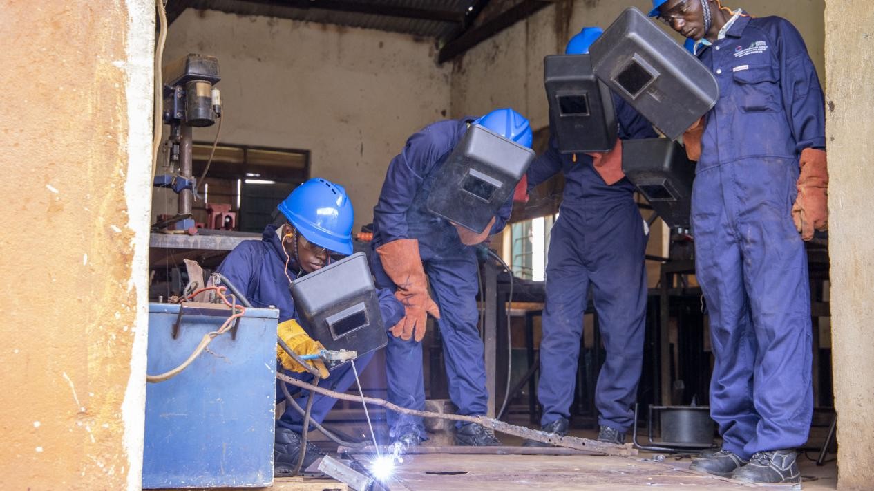納迦與其他青年在接受技能培訓(xùn)。田雨攝