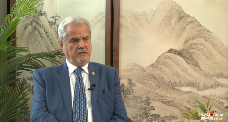 羅馬尼亞前總理訥斯塔塞:中國九三閱兵是當(dāng)代人的一堂團(tuán)結(jié)必修課_fororder_1