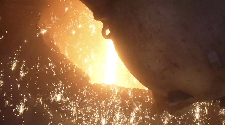 資訊有故事丨塞爾維亞百年鋼廠重?zé)ㄉ鷻C(jī):“我們看到更加光明的未來(lái)”