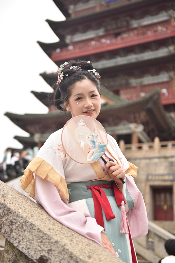 南昌滕王閣“古風(fēng)游”。受訪(fǎng)者供圖