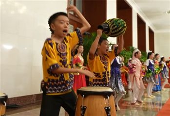 拉片看！從億點細(xì)節(jié)看懂中非情誼