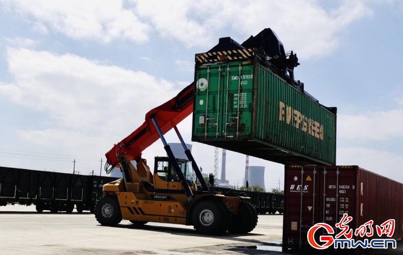 發(fā)現(xiàn)最美鐵路｜鐵龍奔騰！抒寫中歐班列草原絲路新篇章