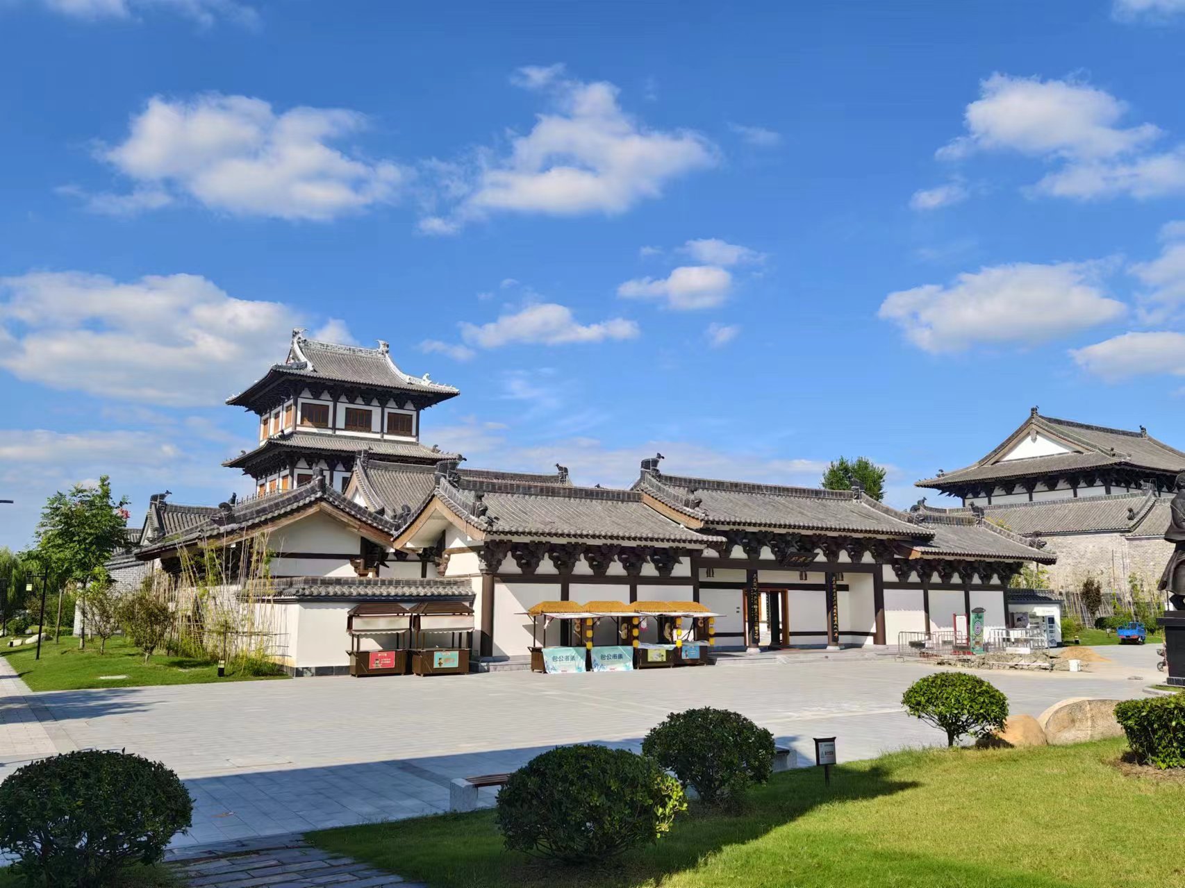 【2024打卡中國(guó)】穿越時(shí)空的對(duì)話:外國(guó)網(wǎng)紅探索包公故里文化園(組圖)_fororder_微信圖片_20240923155123