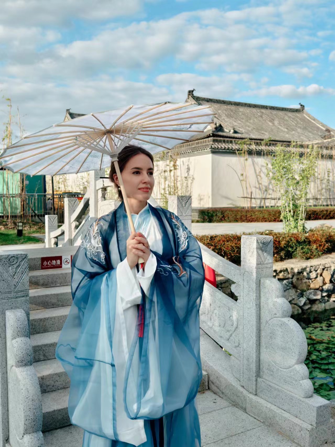 【2024打卡中國(guó)】穿越時(shí)空的對(duì)話:外國(guó)網(wǎng)紅探索包公故里文化園(組圖)_fororder_微信圖片_20240923165306