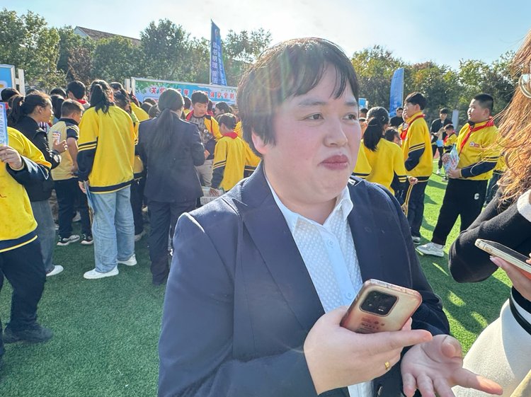 改革沃土綻放法治之花——“全國網(wǎng)絡(luò)普法行安徽站”活動采訪團走進小崗村