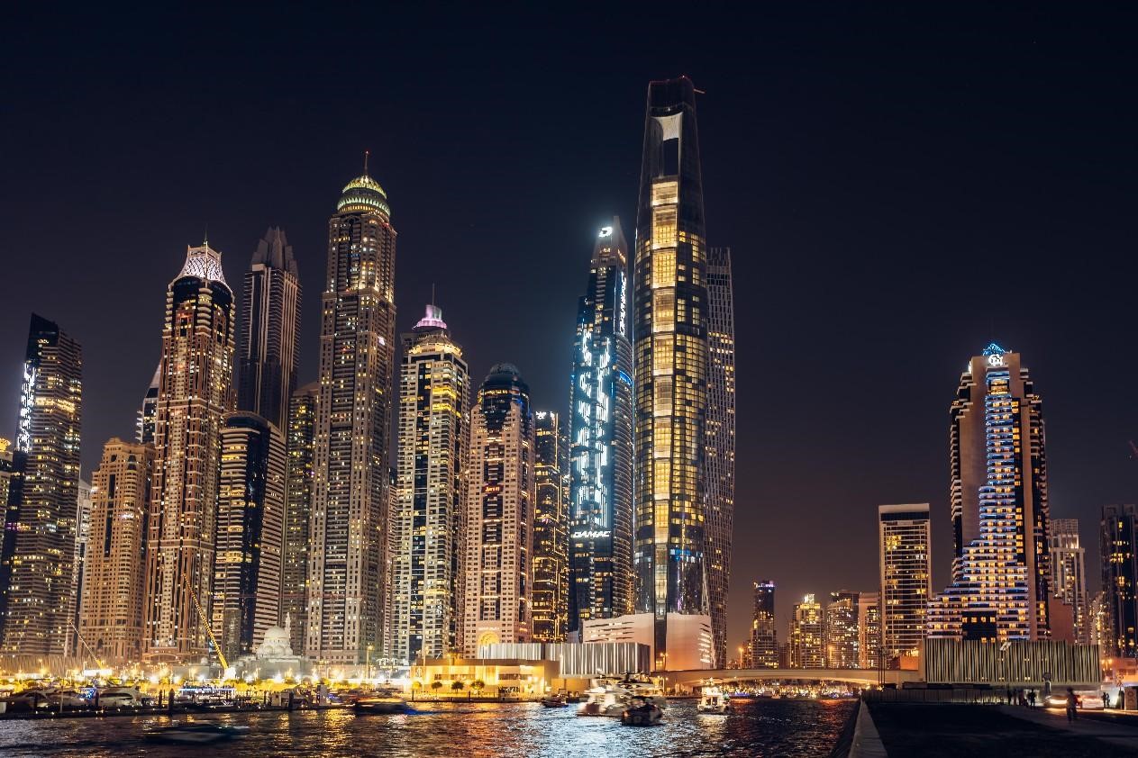 瑪瑞納地區(qū)夜景。中鐵十八局供圖