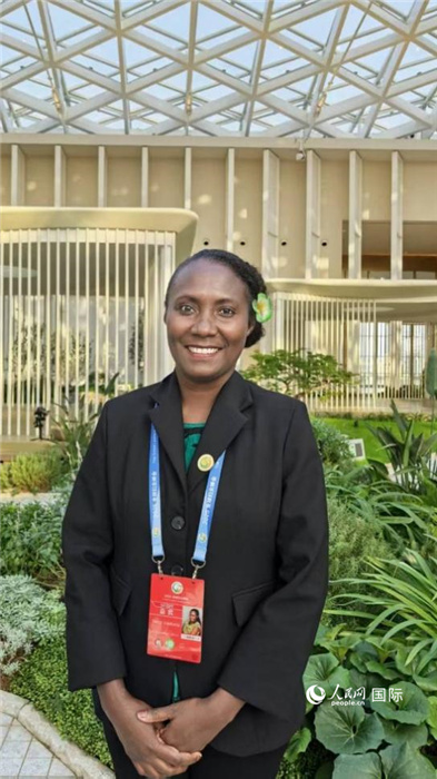 所羅門群島婦女、青年、兒童與家庭事務(wù)部新聞發(fā)言人尼祿·凡科莎接受人民網(wǎng)采訪。 人民網(wǎng) 吳詩(shī)敏攝