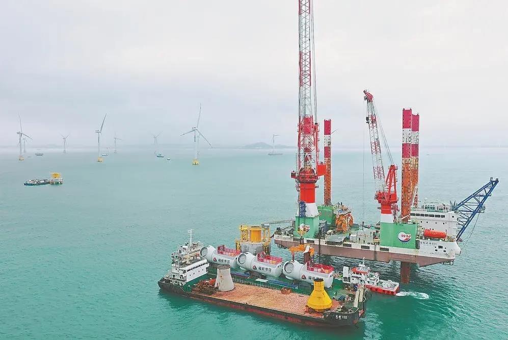 福能集團曾是“一煤獨大”的老國企，近年來積極轉(zhuǎn)型，布局新能源、新材料、醫(yī)療健康等領域。圖為福能集團三川海上風電項目。（資料圖片）