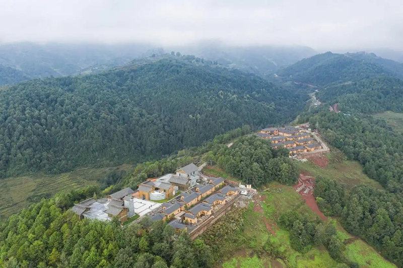 2020年10月13日拍攝的三河村新村聚居點。