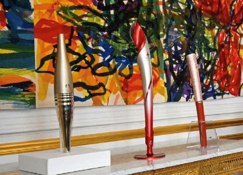 中法元首互贈(zèng)的奧運(yùn)火炬。