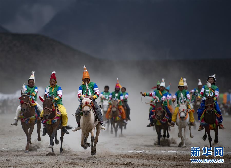 (體育)(3)西藏當(dāng)雄:云端賽馬