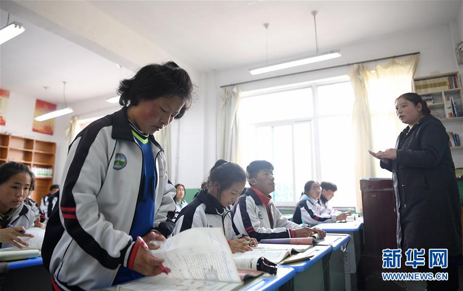 （體育·專題）（22）足球——踢球吧！草原女孩