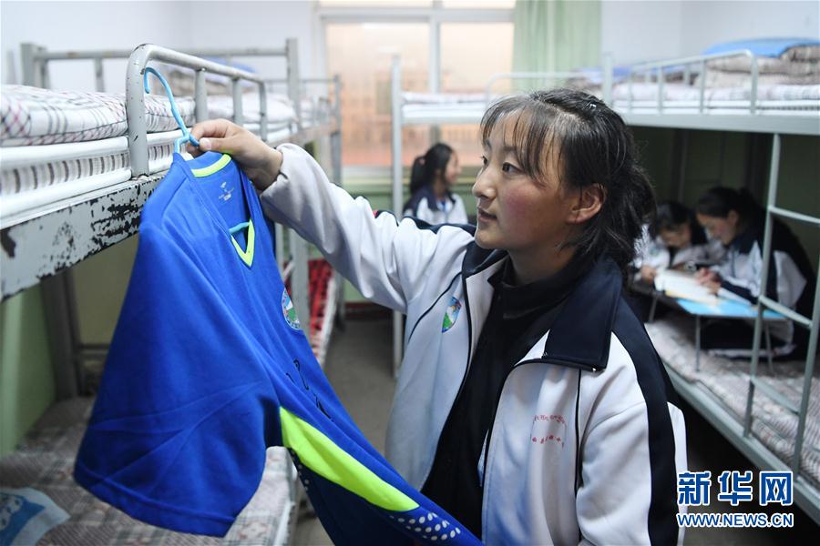 （體育·專題）（24）足球——踢球吧！草原女孩