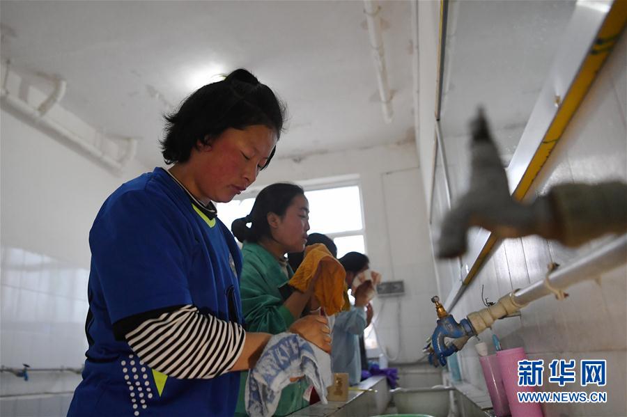 （體育·專題）（25）足球——踢球吧！草原女孩