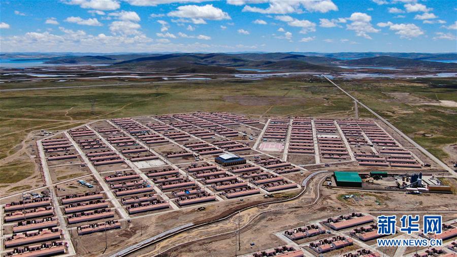 （走向我們的小康生活）（1）青?，敹啵狐S河源的幸福村