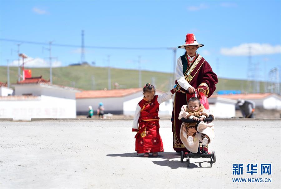 （走向我們的小康生活）（6）青?，敹啵狐S河源的幸福村