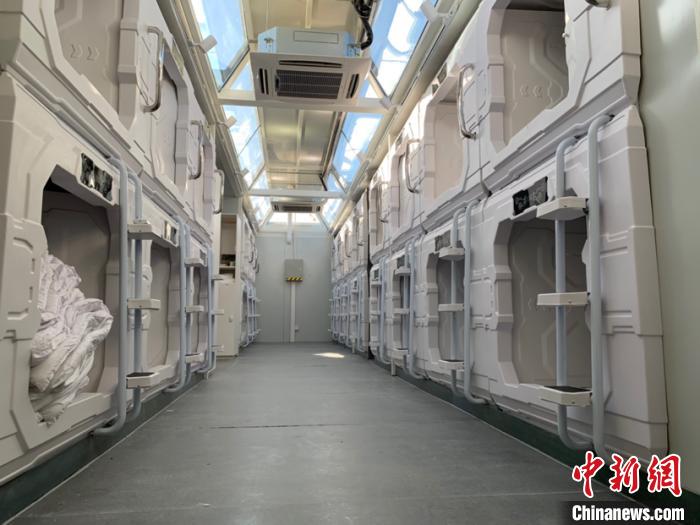 圖為火星營地“太空艙”。　孫睿 攝