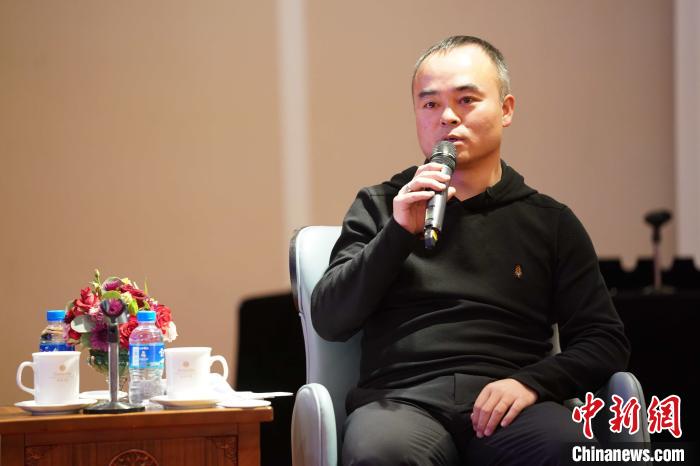 圖為<a target='_blank' >中新社</a>青海分社社長胡鐘藝就加強瀾湄流域新聞報道發(fā)表觀點?！√K丹 攝