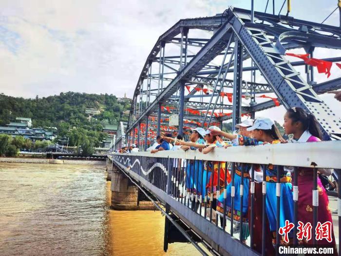 甘肅甘南青少年公益研學“開眼界”：讓課本知識“活”起來