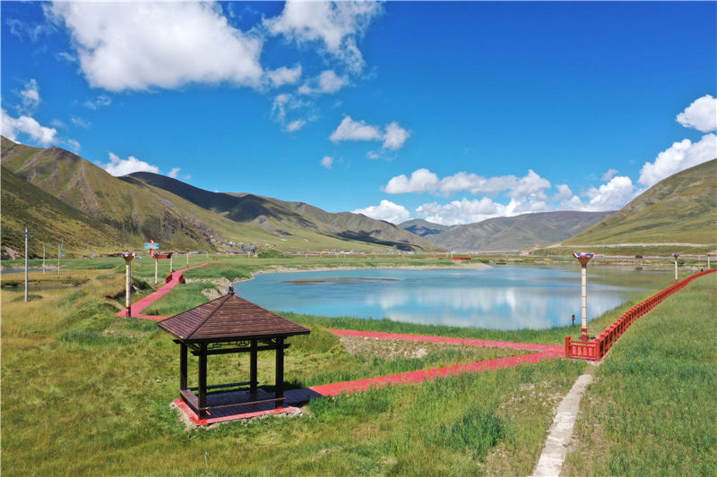 宜牛二村砂場生態(tài)修復(fù)后狀況。甘孜州石渠生態(tài)環(huán)境局供圖