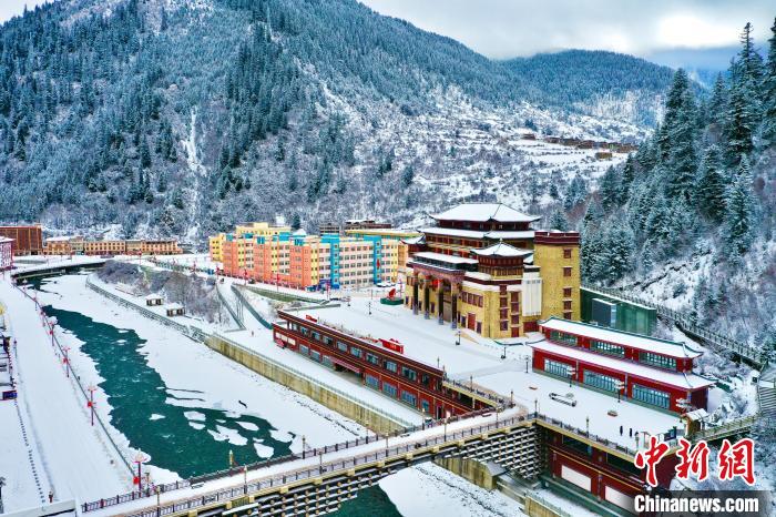 壤塘的雪后美景。　壤塘縣融媒體中心供圖