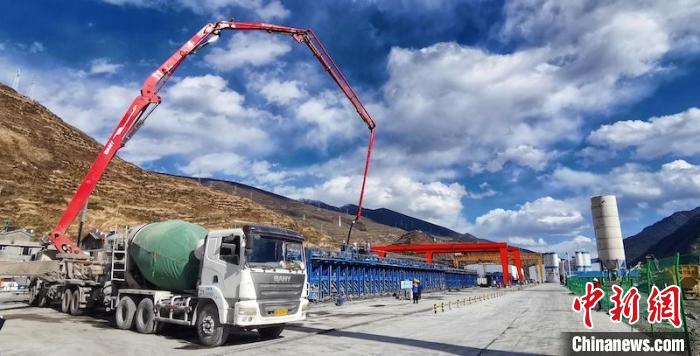 T梁發(fā)運現場?！≈需F八局 供圖