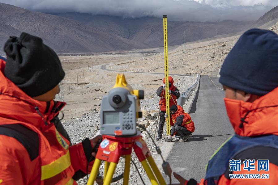 （新華全媒頭條·圖文互動(dòng)）（10）往更高處長(zhǎng)、往長(zhǎng)春北京方向移動(dòng)——來(lái)自海拔8848.86米的報(bào)告