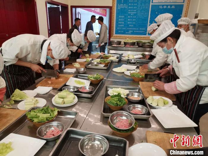 拉薩聚焦高校畢業(yè)生、農(nóng)牧民就業(yè)任務(wù)指標(biāo)均超額完成