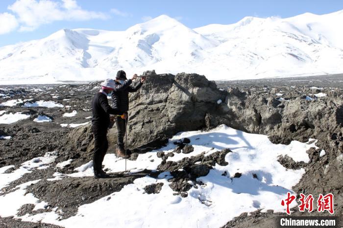 2019年10月冰體融化后遺留下的碎屑物。中科院青藏高原所 供圖