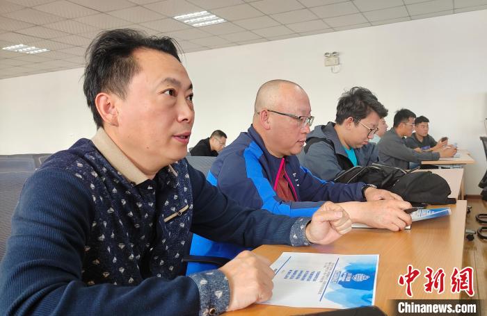 圖為培訓(xùn)會現(xiàn)場。　貢桑拉姆 攝