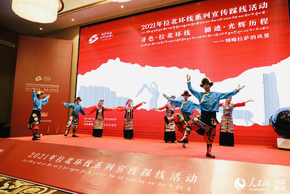 文藝表演。人民網(wǎng) 次仁羅布攝