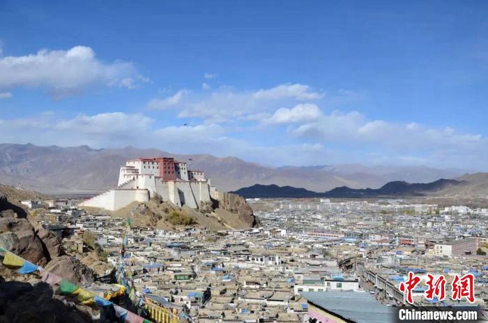 日喀則是“千山之宗，萬水之源”，有著大城市所向往的天然資源?！∪A東師大供圖