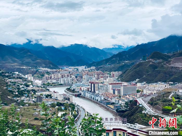 圖為“藏東明珠”昌都?！±罱瓕?攝