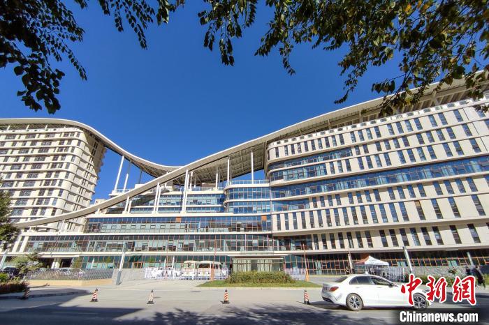 圖為西藏自治區(qū)婦產(chǎn)兒童醫(yī)院，該院填補了西藏沒有省級兒童醫(yī)院(婦幼保健院)的空白?！〗w波 攝