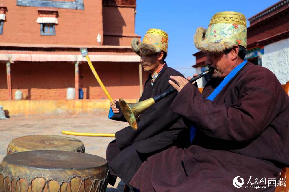 “宣”舞配樂(lè)師。人民網(wǎng) 李海霞