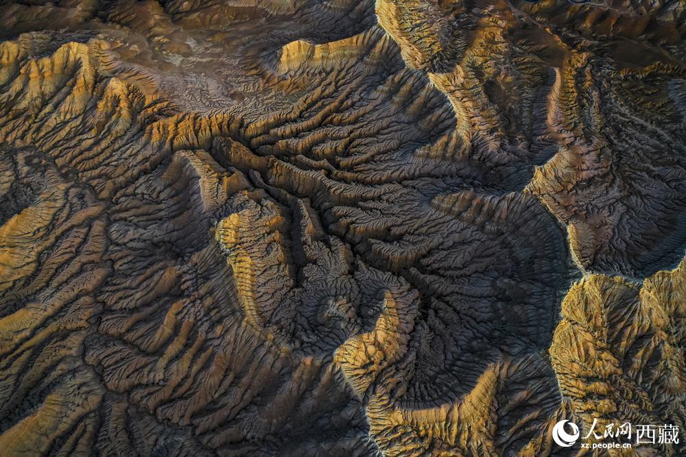 俯瞰土林。貢覺群培攝