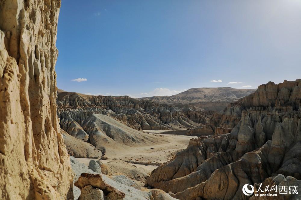 傍晚的札達土林。人民網 李海霞攝
