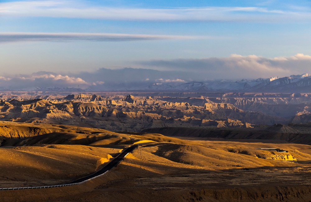 換個角度看土林。貢覺群培攝