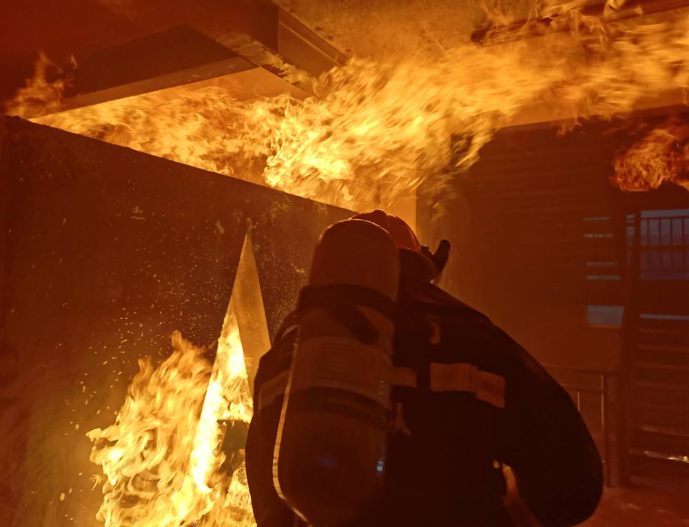 畫面“燃爆”。