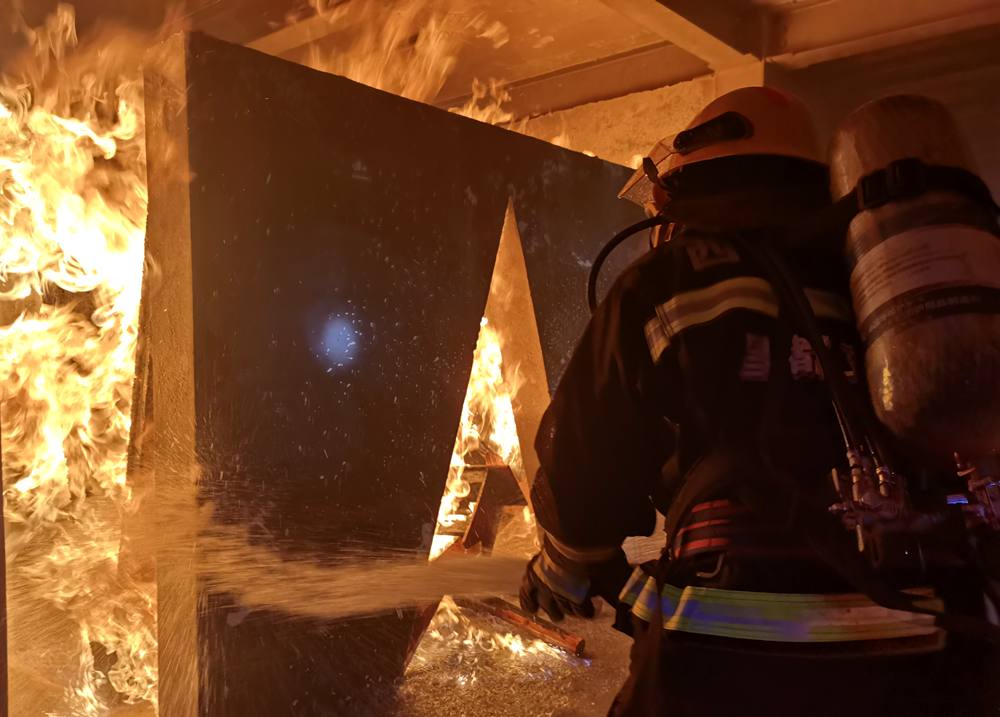 真火內(nèi)攻實(shí)操訓(xùn)練。