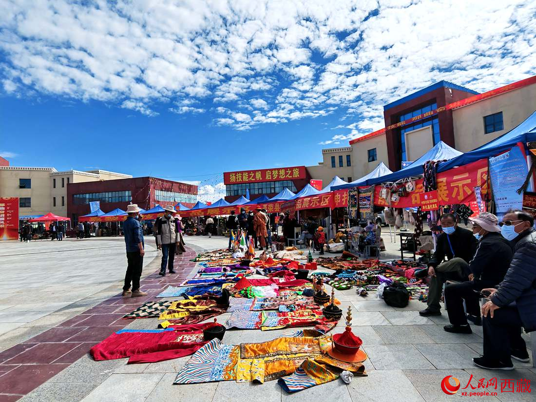 農(nóng)牧民通過(guò)新技能增收。人民網(wǎng) 李海霞攝