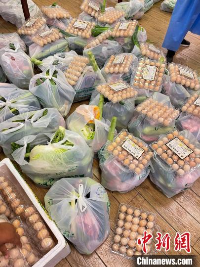 西藏格拉丹東超市疫情期間全力保障市場供應(yīng)。　受訪者供圖