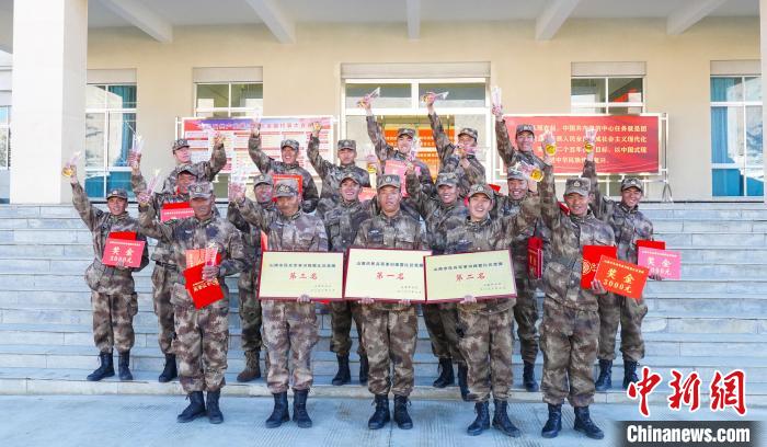 獲獎(jiǎng)選手合影。　吳蒙昆 攝