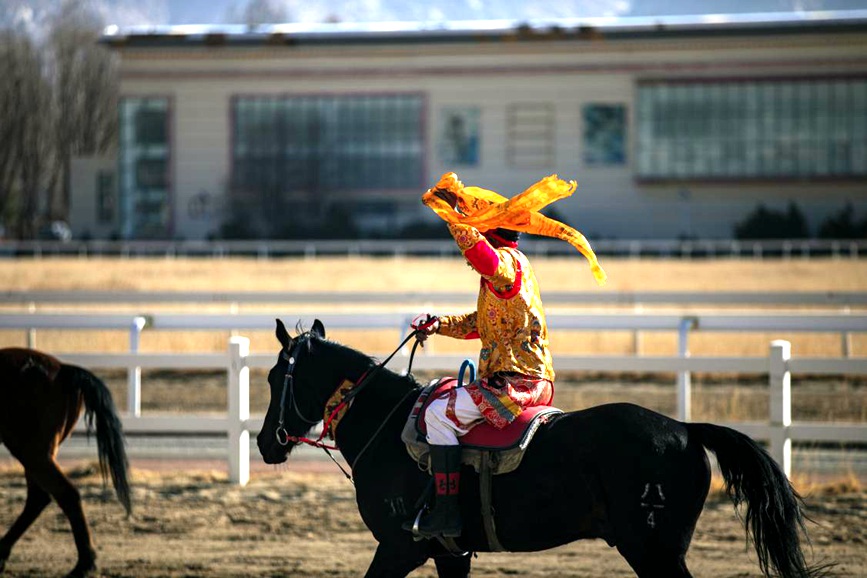 藏歷新年，精彩的馬術(shù)表演。張靜攝