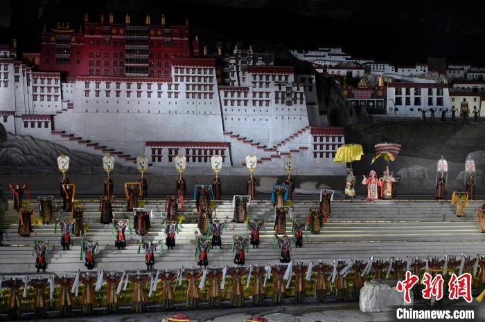 3月17日，西藏拉薩，《文成公主》大型史詩劇演出現(xiàn)場?！±盍?攝